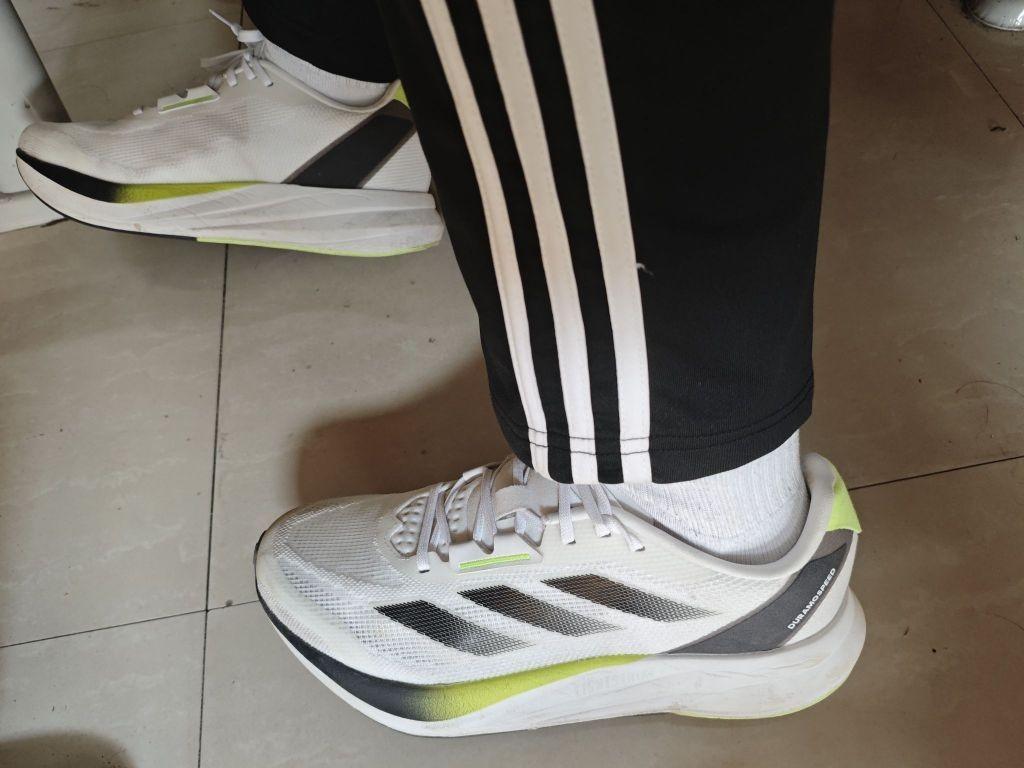 阿迪达斯DURAMO SPEED跑鞋:入门竞速党的性价比之选